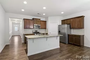 2212 Apple Glen Ln, Charlotte, NC 28269 - Photo 2