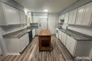 5601 Howard Gap Rd, Flat Rock, NC 28731 - Photo 8