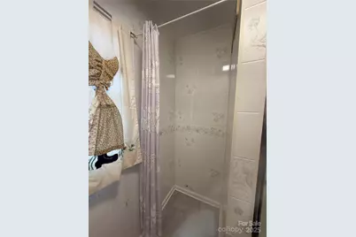 5601 Howard Gap Road, Flat Rock, NC 28731 - Photo 18