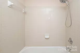 9500 Shannon Green Dr, Charlotte, NC 28213 - Photo 14