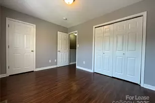 206 W 15th St, Newton, NC 28658 - Photo 12