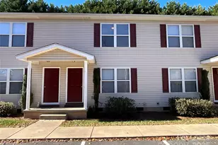 206 W 15th St, Newton, NC 28658 - Photo 1