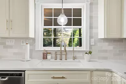 3027 Telford Place, Charlotte, NC 28205 - Photo 10