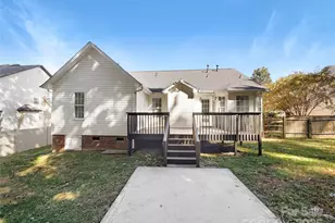 912 Carole Summey Dr, Dallas, NC 28034 - Photo 8