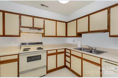 1021 Churchill Downs Court #G, Charlotte, NC 28211 - Photo 10