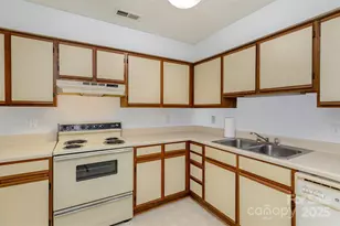 1021 Churchill Downs Ct, Charlotte, NC 28211 - Photo 10