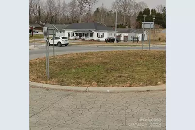 1596 Greenville Highway, Hendersonville, NC 28792 - Photo 4