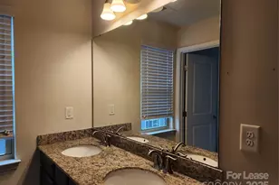 1229 Queen Lyon Ct, Charlotte, NC 28205 - Photo 12