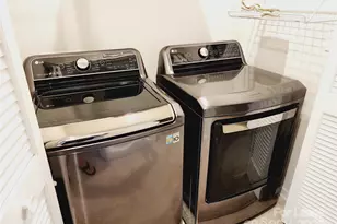 1229 Queen Lyon Ct, Charlotte, NC 28205 - Photo 16