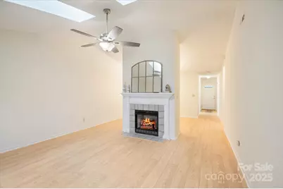 102 Fox Den Court, Hendersonville, NC 28792 - Photo 4