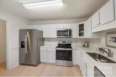 102 Fox Den Court, Hendersonville, NC 28792 - Photo 8