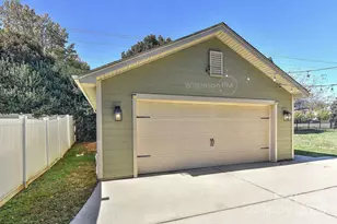 8765 Aspinwall Dr, Charlotte, NC 28216 - Photo 34