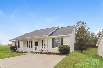 4531 Biesterfield Drive, Charlotte, NC 28216 - Photo 2