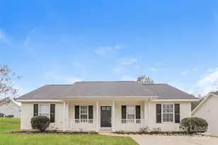 4531 Biesterfield Dr, Charlotte, NC 28216 - Photo 1