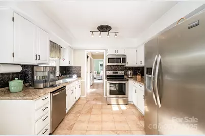 302 Nottingham Way, Wadesboro, NC 28170 - Photo 4