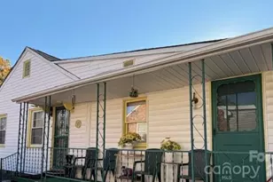 2126 Syracuse Dr, Charlotte, NC 28216 - Photo 2