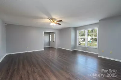 713 W Campbell Avenue W, Salisbury, NC 28146 - Photo 6