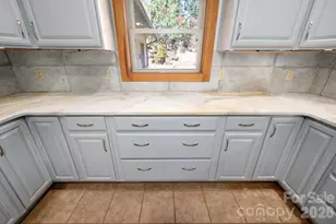 22 Faholoa Ridge Rd, Black Mountain, NC 28711 - Photo 8