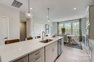 2011 Hawksworth Ln, Charlotte, NC 28262 - Photo 10