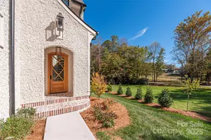 334 N Fork Rd, Black Mountain, NC 28711 - Photo 4