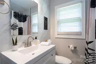 914 Crestmere St, Charlotte, NC 28208 - Photo 26