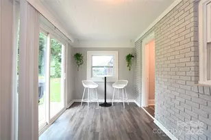 914 Crestmere St, Charlotte, NC 28208 - Photo 30