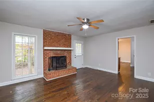 11810 Lansbury Ct, Charlotte, NC 28226 - Photo 10