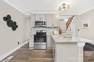 3824 Freedom Dr, Charlotte, NC 28208 - Photo 12