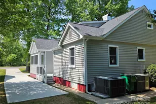 3824 Freedom Dr, Charlotte, NC 28208 - Photo 6