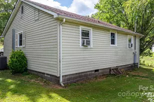 1147 Old Linville Rd, Marion, NC 28752 - Photo 4