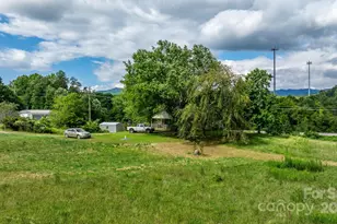 1147 Old Linville Rd, Marion, NC 28752 - Photo 10