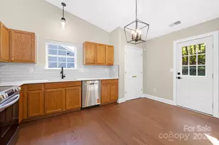 2012 Pheasant Glen Rd, Charlotte, NC 28214 - Photo 4