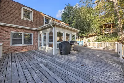 651 25th Avenue NW, Hickory, NC 28601 - Photo 32