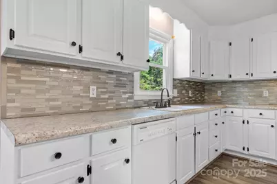 712 Painted Feather Lane NW, Conover, NC 28613 - Photo 10