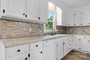 712 Painted Feather Ln NW, Conover, NC 28613 - Photo 10