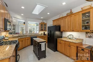 115 Chancery Ct, Flat Rock, NC 28731 - Photo 18