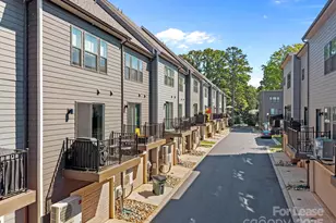 544 Billingsley Rd, Charlotte, NC 28211 - Photo 2