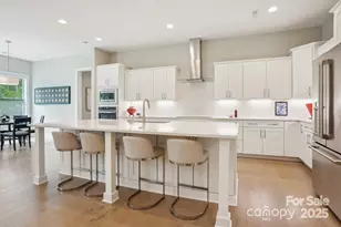 2293 Paddlers Cove Dr, Lake Wylie, SC 29710 - Photo 2