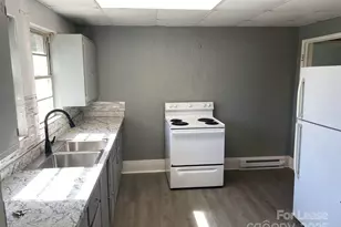 327 39th St Pl SW, Hickory, NC 28602 - Photo 4