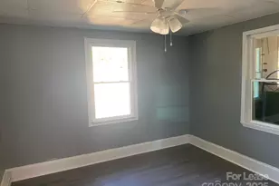 327 39th St Pl SW, Hickory, NC 28602 - Photo 16