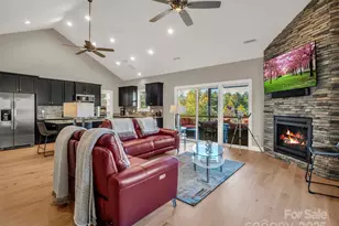 5588 Table View Ln, Lenoir, NC 28645 - Photo 10