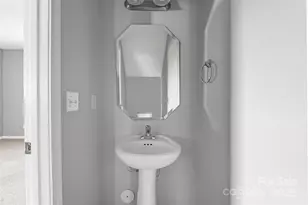 6004 Vista Woods Ln, Charlotte, NC 28215 - Photo 8