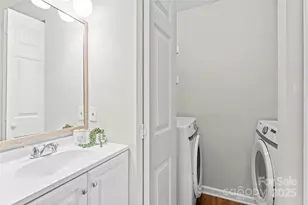 2514 Cranbrook Ln, Charlotte, NC 28207 - Photo 18