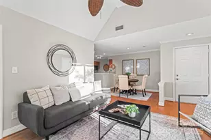 2514 Cranbrook Ln, Charlotte, NC 28207 - Photo 4