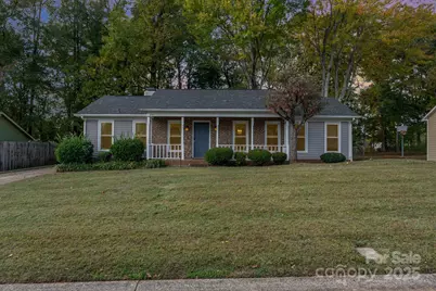 5201 Poplar Springs Drive, Charlotte, NC 28269 - Photo 2