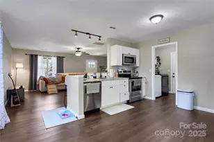 7 Diamond Hill Ct, Greer, SC 29651 - Photo 10