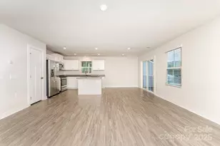 6017 Bellastead Dr, Charlotte, NC 28214 - Photo 6