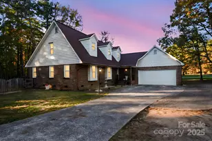 4724 Weddington Matthews Rd, Matthews, NC 28104 - Photo 2