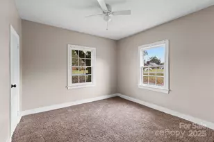 3726 Northampton Dr, Winston Salem, NC 27105 - Photo 10