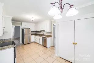 7700 Park Vista Cir, Charlotte, NC 28226 - Photo 10